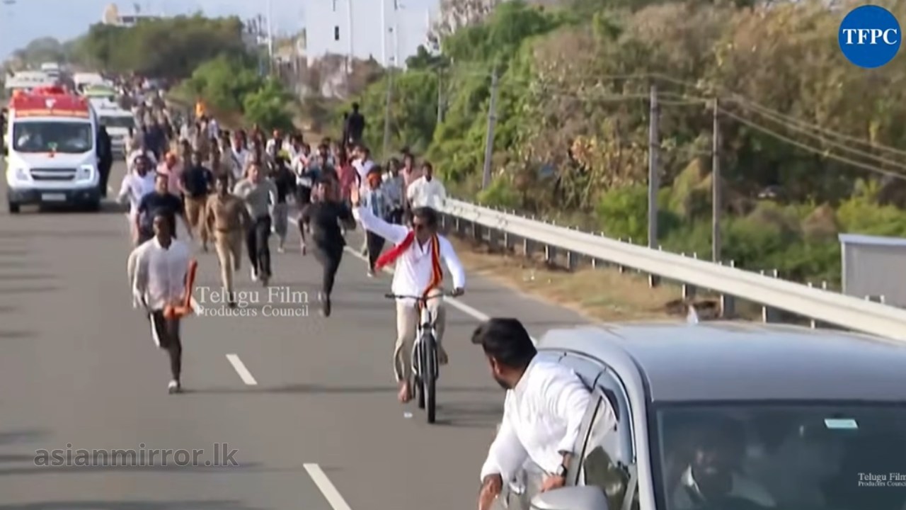 රසිකයාට බයවී දිව්ව තලපති විජේ