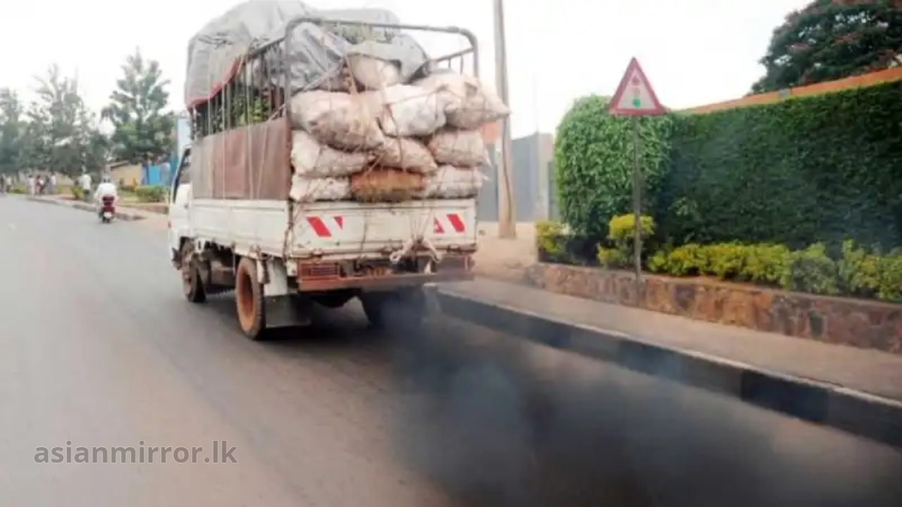 කළු දුම දාගෙන යන වාහන වලට වැඩ වරදී