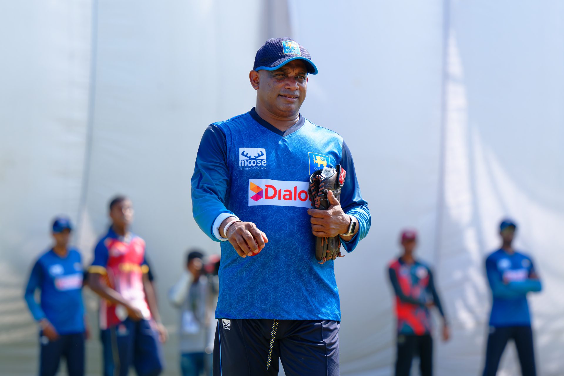 සනත් ඉල්ල අස්වෙයි