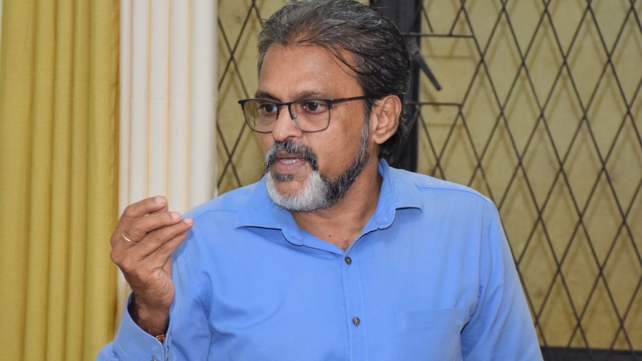 පරාජිත මනෝභාවය සමාජගත කිරීම අපරාධයක්… විරහී ගී ගායකයන් සමාජයෙන් ඈත් කළ යුතුයි….! – මාලිමා මන්ත්‍රී…