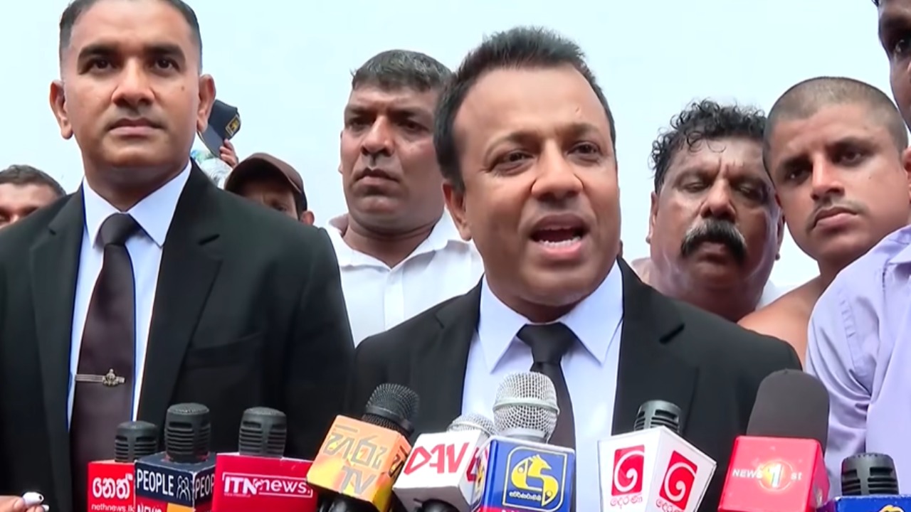 මහින්ද සංස්කෘතියක්..ඒකට අත තියලා මළගම සිද්ධ කරගන්න එපා – මහින්දගේ මාධ්‍ය ප්‍රකාශක මනෝජ් ගමගේ