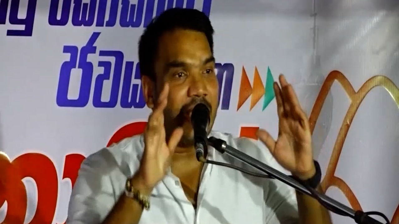 රණවිරුවො යුද්ධෙ ඉවර නොකලනම් ජනාධිපතිට යාපනේ ජොගින් යන්න වෙන්නෙ නෑ – නාමල් රාජපක්ෂ
