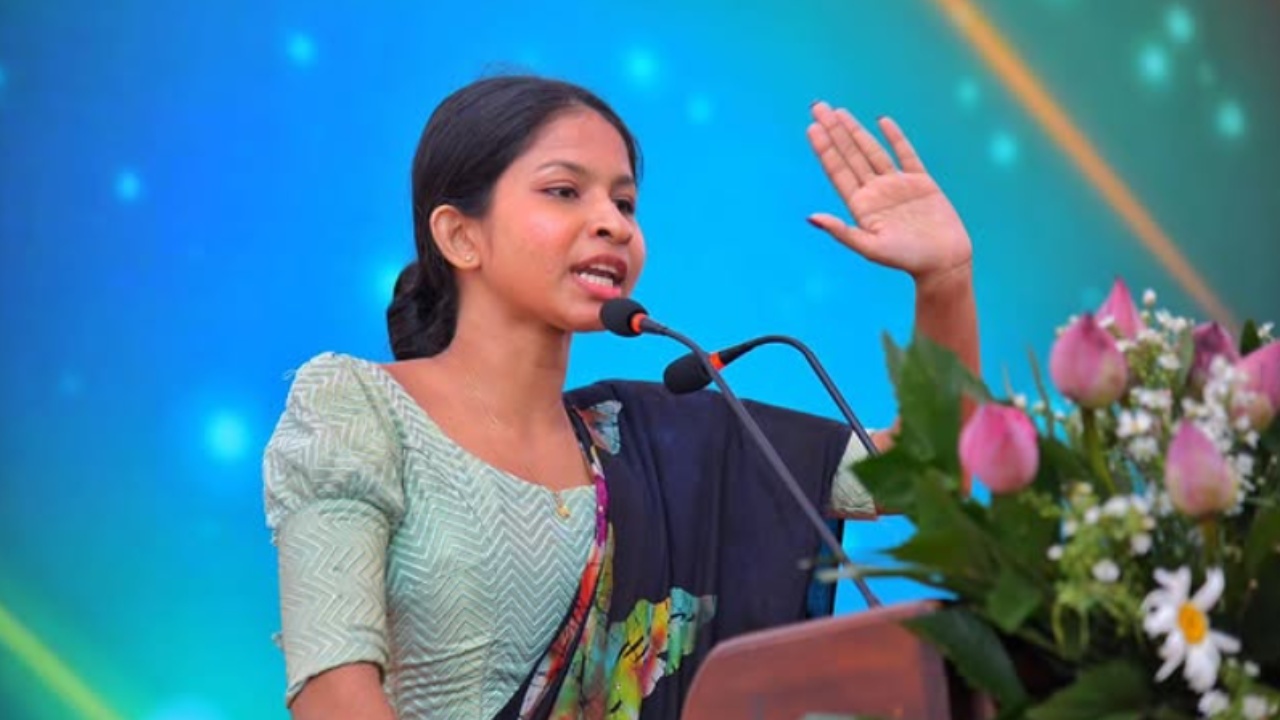 අපිට කවුරුත් නැති වෙලාවේ පක්ෂයේ බර කරට ගත්තේ නාමල්,ජොන්ස්ටන් නාමල්ගේ දකුණු අත වගේ – සවින්ද්‍යා එදිරිමාන්න
