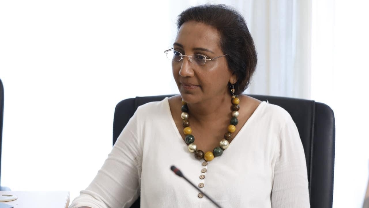 වින්දිත දැරිය ගණිකාවක් ලෙස හැදින්වූ දිලුම්ව අත්අඩංගුවට ගන්නැයි ළමා ආරක්ෂක අධිකාරියට පැමිණිල්ලක්