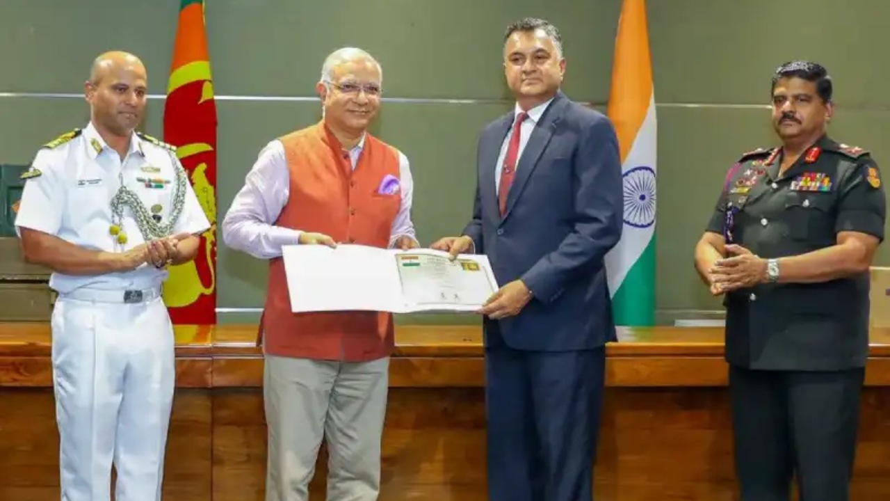 ඉන්දියානු රජයෙන් ශ්‍රී ලංකා යුද්ධ හමුදාව වෙත හමුදා උපකරණ තොගයක්