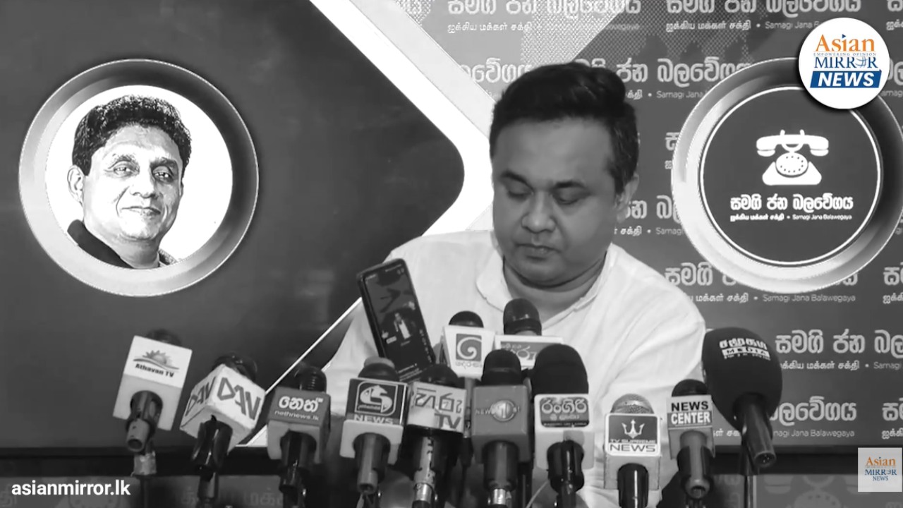 නීතීඥ රඛිත රාජපක්ෂ හරක් කටාගේ බිරිඳගෙන් ඒ ගත්ත ලක්ෂ 1200 නීතීඥ ගාස්තුවද දන්නෑ – වරුණ රාජපක්ෂ