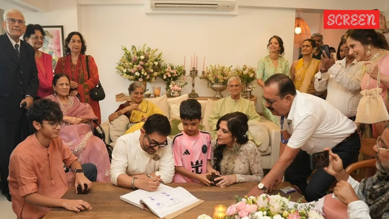 පළමු බිරිඳ, දෙවන බිරිඳ, තමන්ගේ පුතා, දියණිය සහ නව බිරිඳගේ දරුවා ඉදිරිපිට තුන්වන වරට විවාහ වූ අමීර් ඛාන්