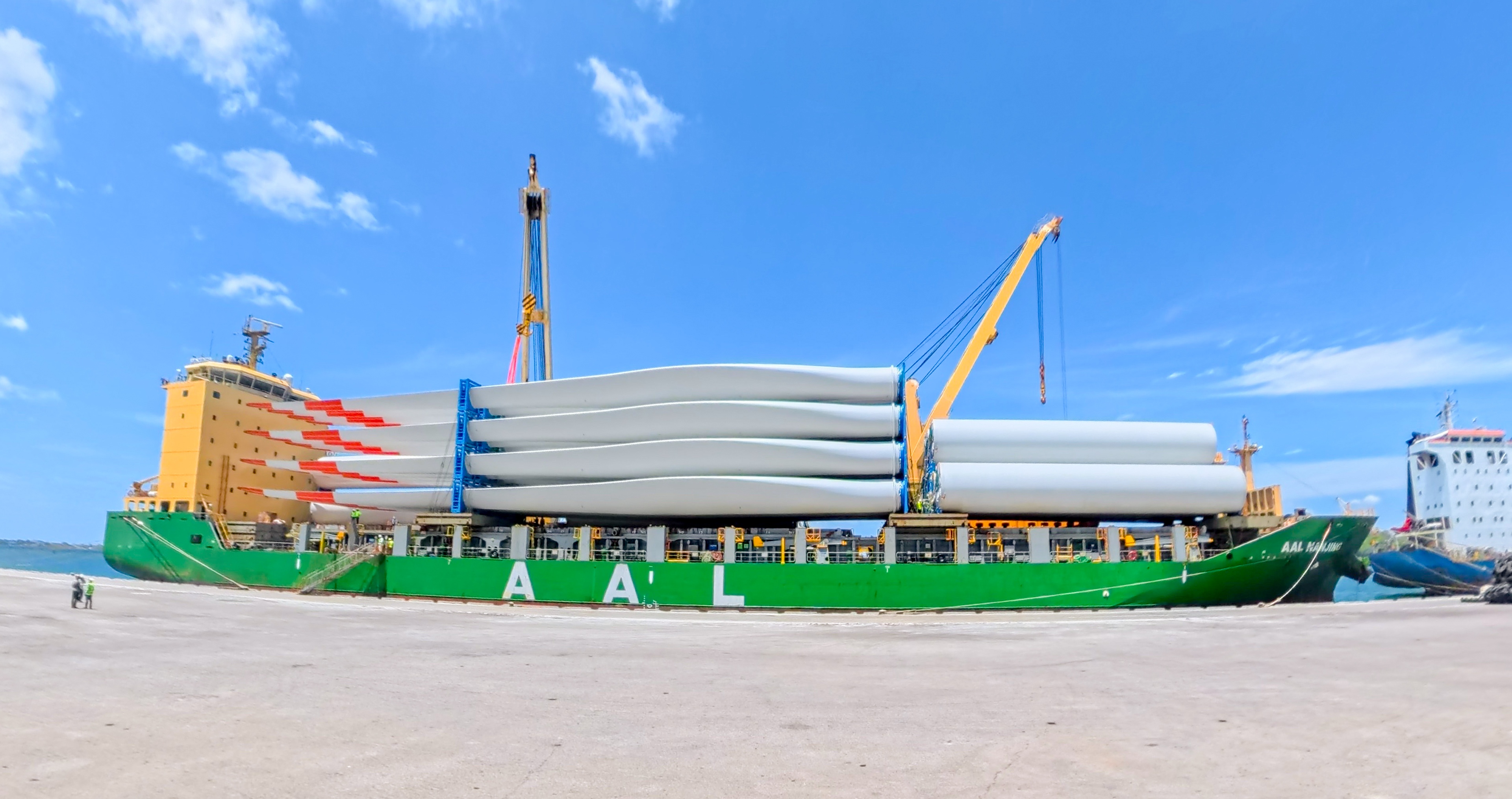 මන්නාරම 50 MW HayWind සුළං විදුලි බලාගාරයට අවශ්‍ය අවසාන ටර්බයින තොගය දිවයිනට