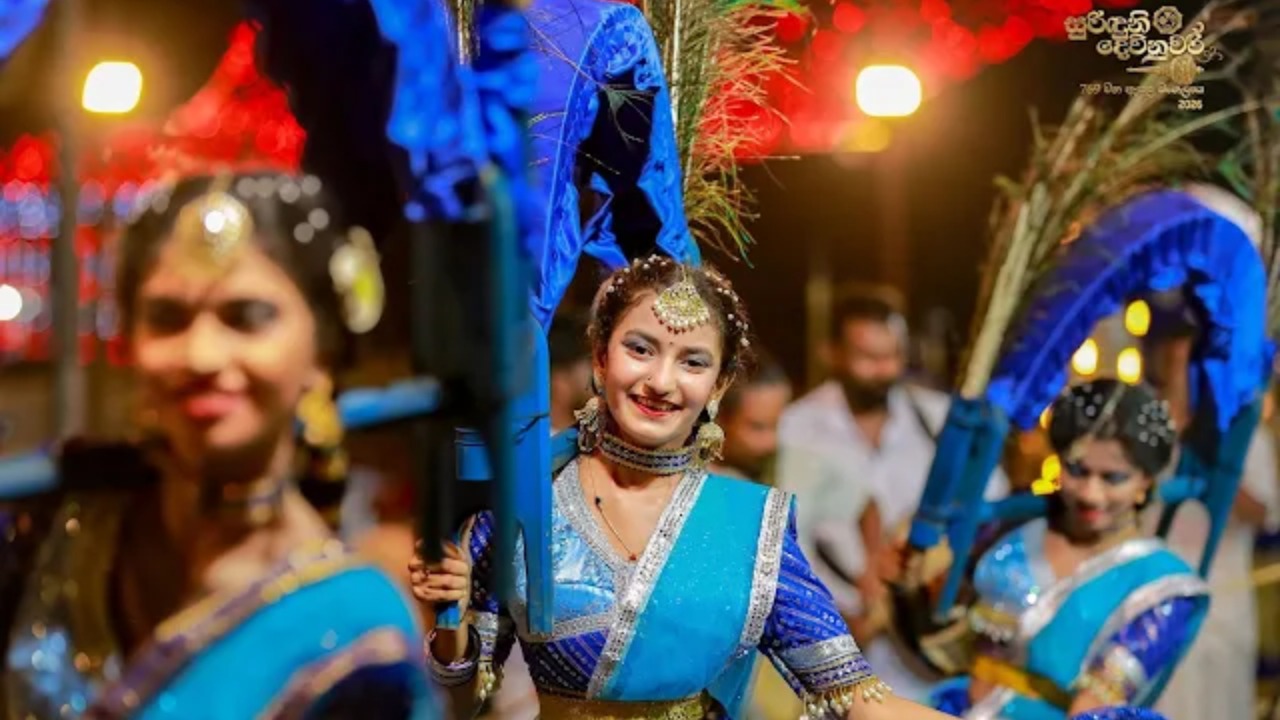 දෙවිනුවර පෙරහැරෙන් කාවඩි ඉවත් කරයි…