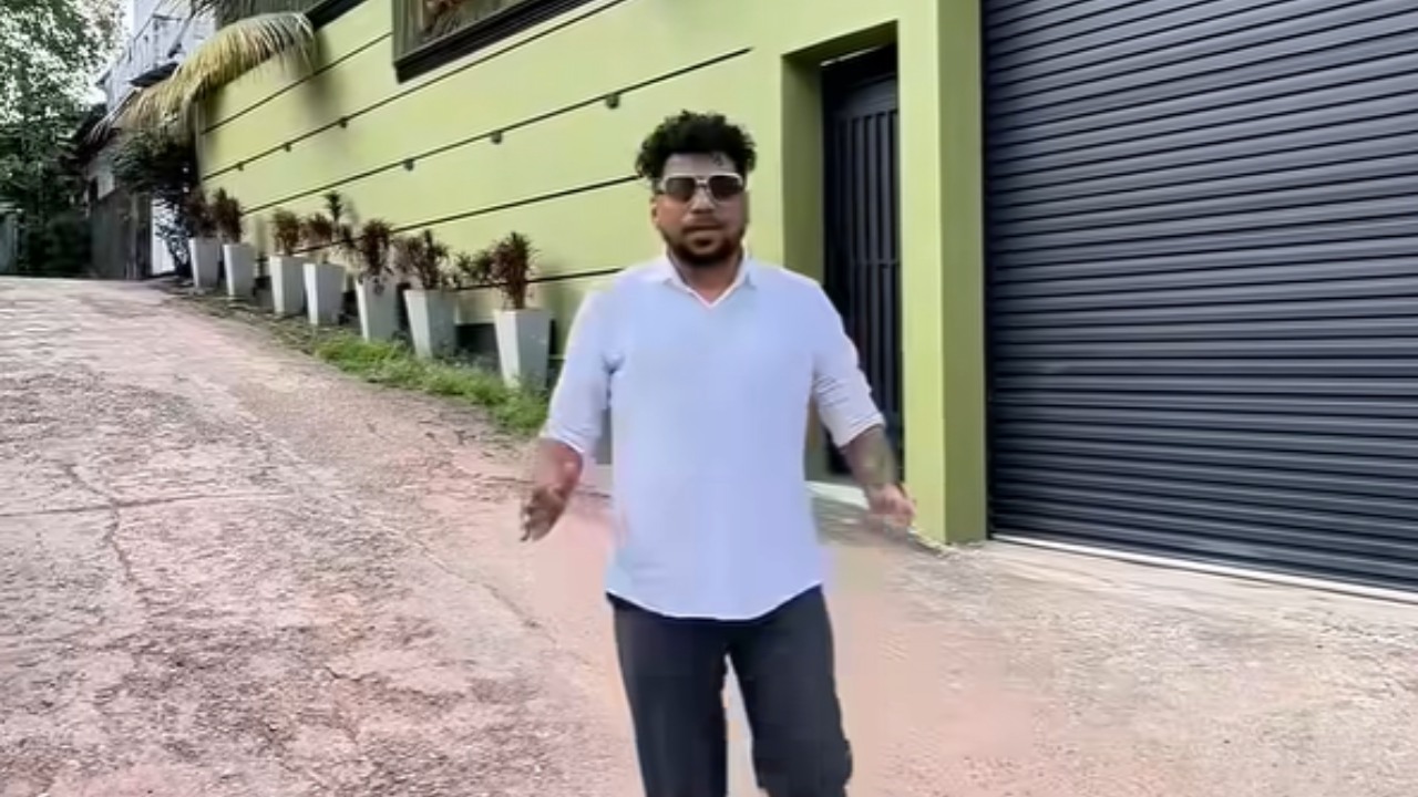 ”මේක නාට්‍යයක් නෙමෙයි, බොරුවක් නෙමෙයි” – Mr. Kottu හිමිකරු තමන්ගේ තවත් කෝටි ගාණක් වටින දේපළත් විකුණයි