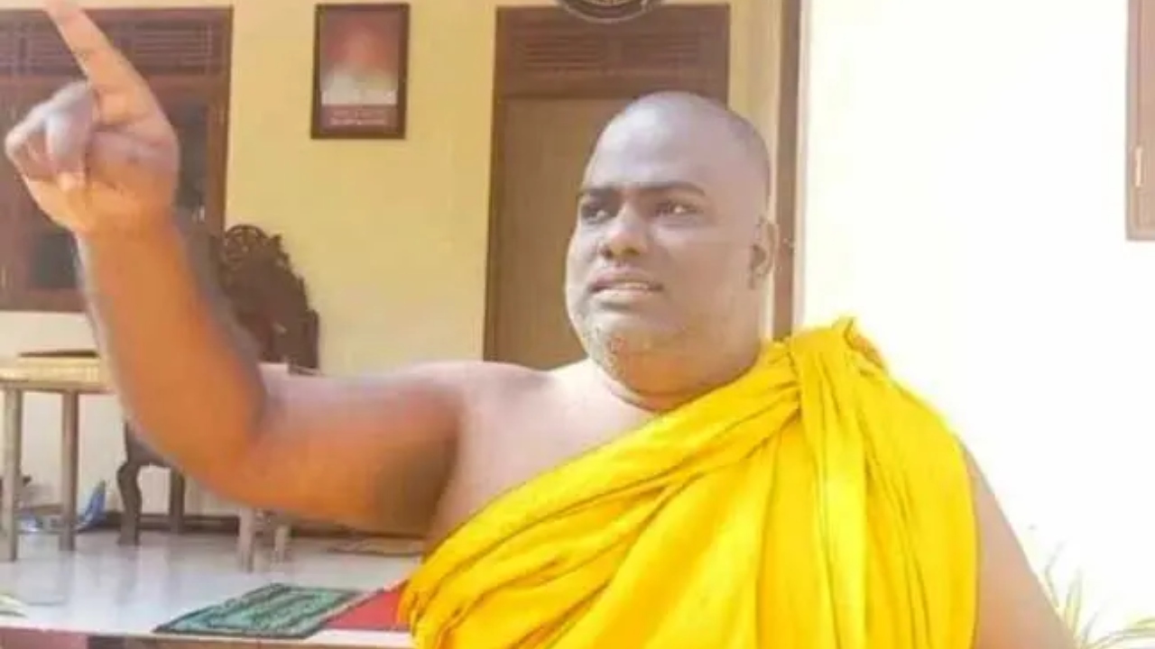 නියම සිංහල බෞද්ධ නායකයා අනුර… මෙහෙම නායකයෙක් යළි පහළ වෙන්නෑ…! – රාජාංගනේ සද්ධාරතන හිමි