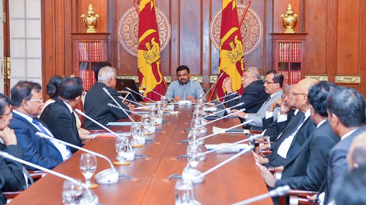 අල්ලස් කොමිසමේ ශාඛා 24ක් රට පුරා දානවා – ඉහළ වැටුප් සහිතව නිලධාරීන් 373 දෙනෙක් බඳවා ගන්න අවසර දුන්නා – ජනපති අනුර