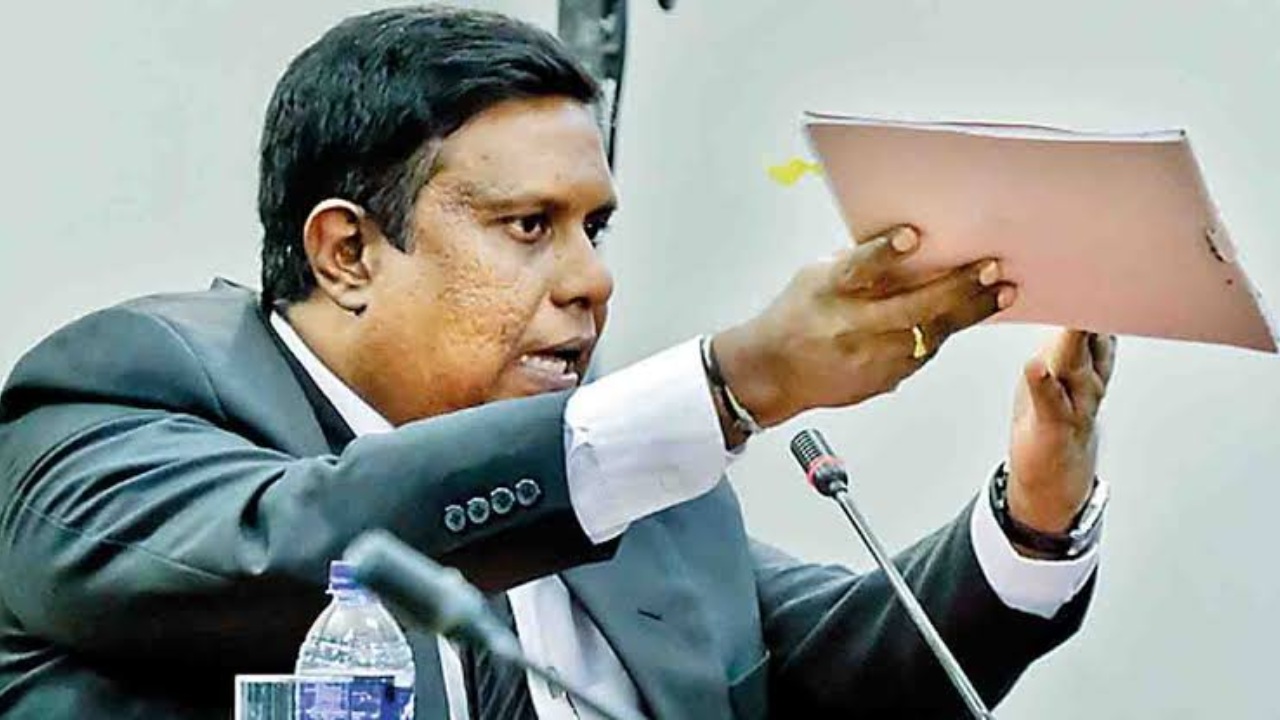 රාජ්‍ය නිලධාරීන්ට දිලීපගෙන් උපදෙස්