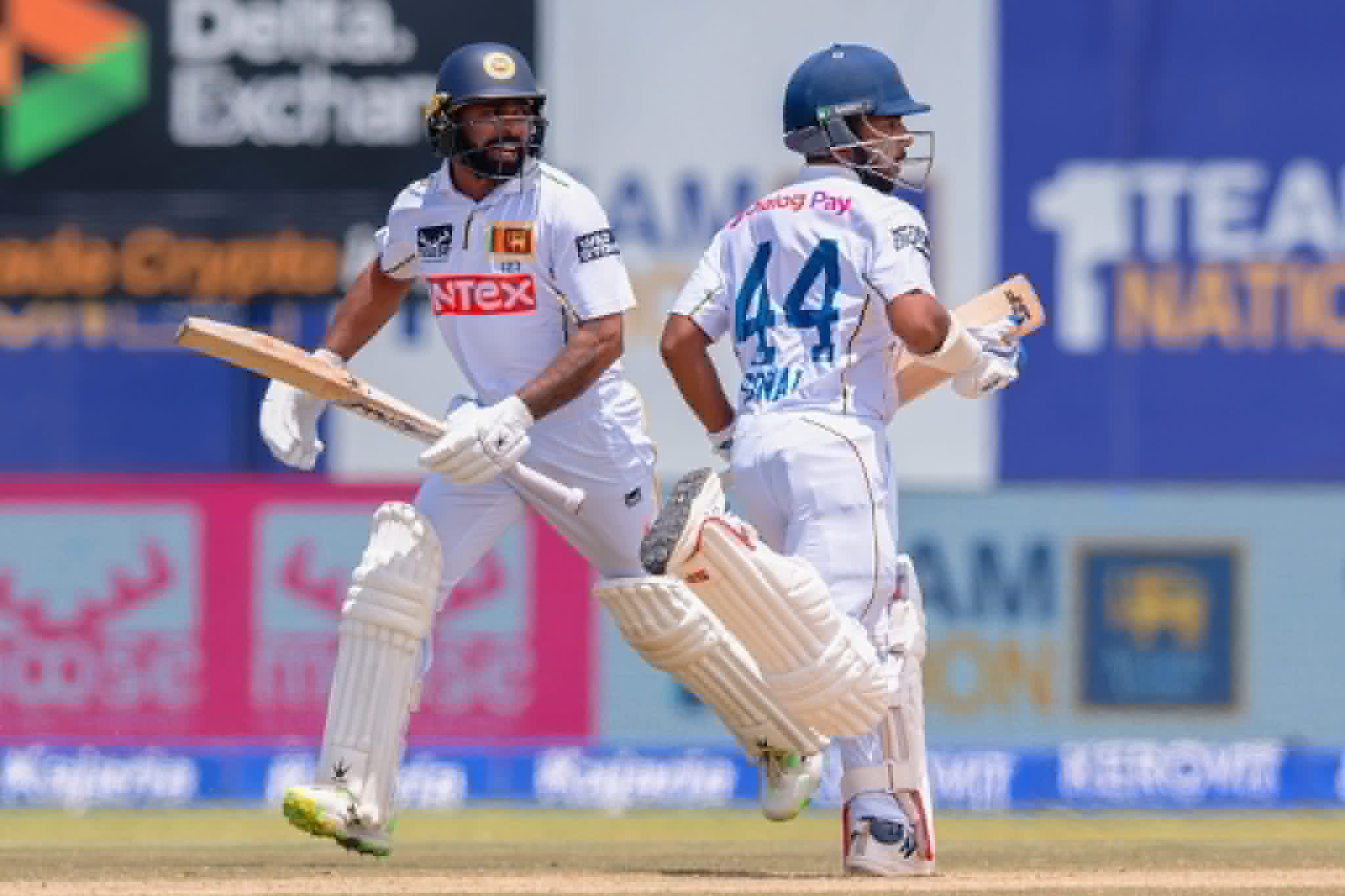 සොනාල්ගේ ශතකය සහ දික්වැල්ලගේ ඉනිම ශ්‍රී ලංකාවට සැනසීමක් ගෙන දෙයි