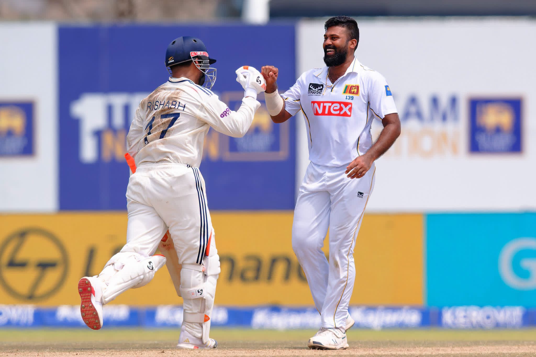 අසීරු තැනක සිට අවසන් දිනයේ ජය සොයන සිංහයින් 