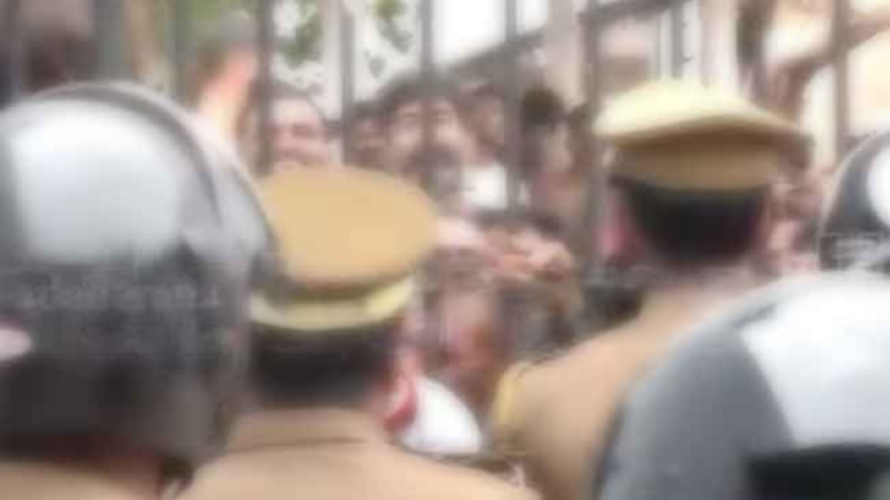 පල්ලන්සේන තත්ත්වය පාලනයට කඳුළු ගෑස්