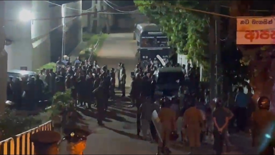 මැගසින් බන්ධනාගාරය තුළ නොසන්සුන්තාවක්