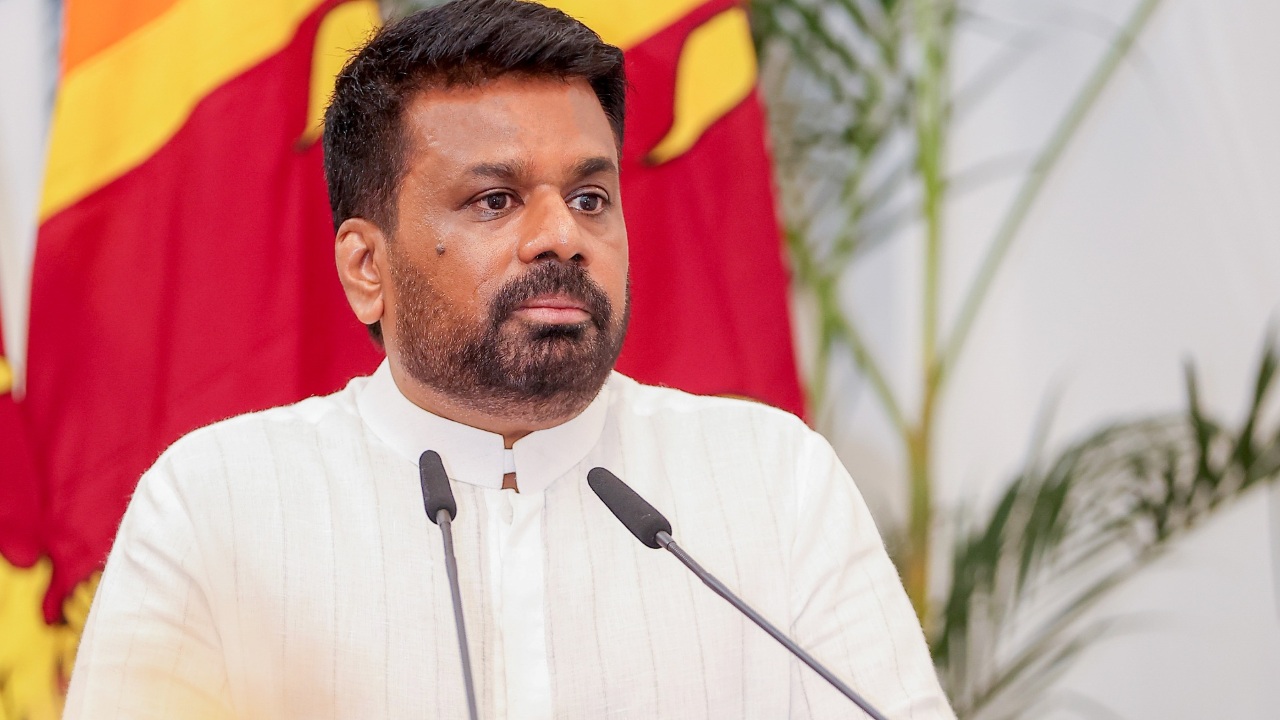 දේශපාලන වේදිකාවේ පෙරහැර නතර කිරීම් ගැන තවත් කතා එපා – ජනපති