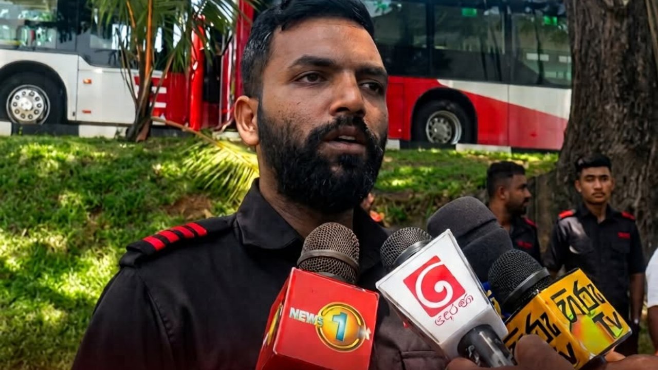 සෞදියේ මෙට්‍රෝ රැකියාව දාලා ලංකාවේ මෙට්‍රෝ පදින්න ආපු තරුණයා