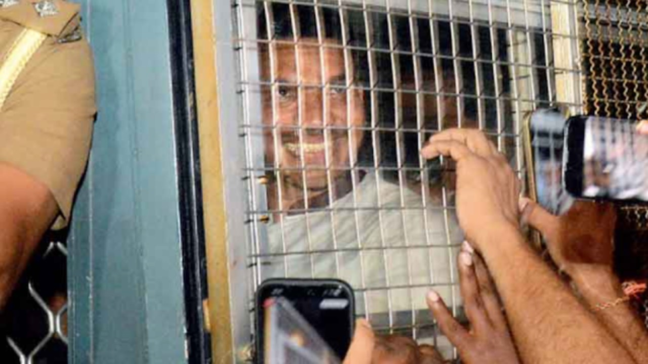 නාමල්ට දවසින් හිරබත් එපා වෙයි – ගෙදරින් කෑම ඉල්ලයි