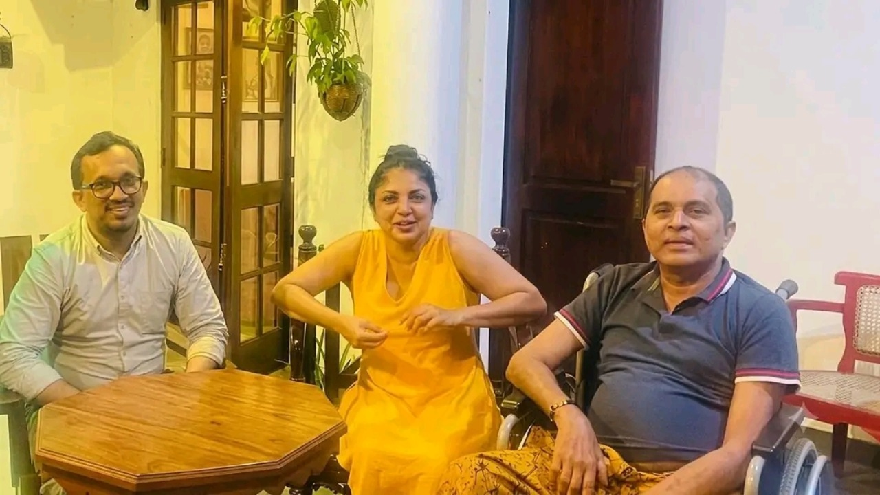 දිල්හානි ඔයාට ගොඩක් ආදරෙයි – බුකියම කලඹමින් හඳුන්නෙත්තිගෙන් දිල්හානිට ආන්දෝලාත්මක ප්‍රකාශයක්