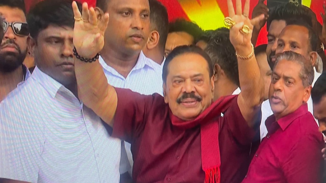 ලොකු සිංහයාගේ පොඩි සිංහයා හිරේ.. තාත්තා තවමත් ගේමේ