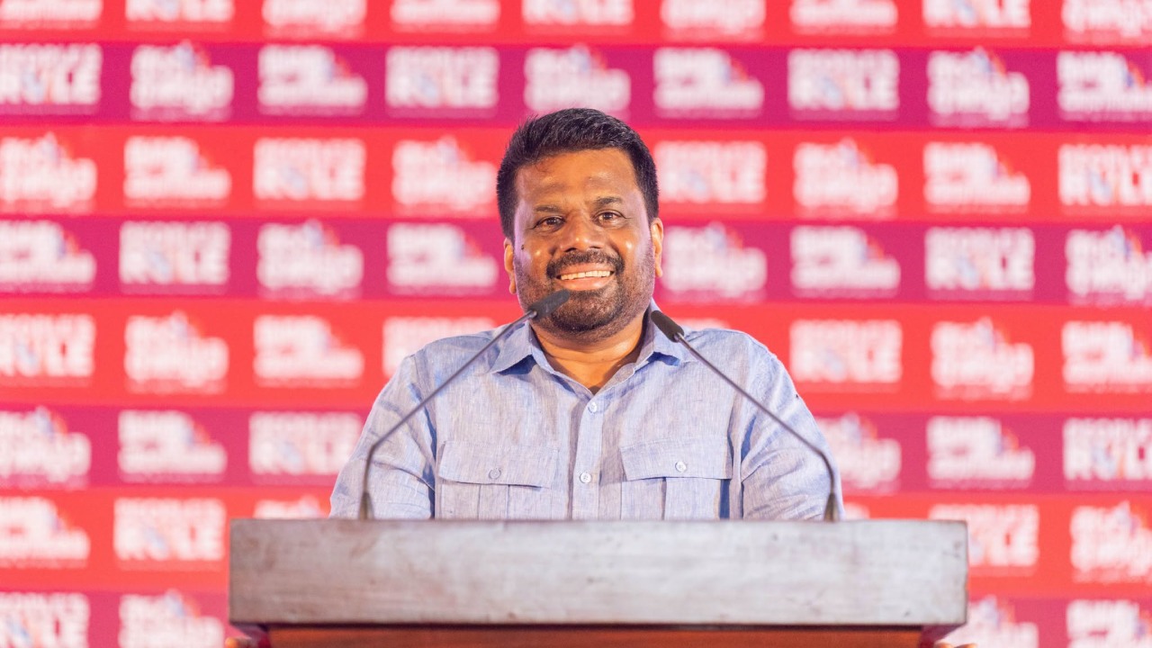 ඇමරිකාව යුද ගුවන් යානා ඉරානයත් යුද නෞකා ගේන්න අවසර ඉල්ලුවා.. අපි බෑ කිවුවා..- ජනපති