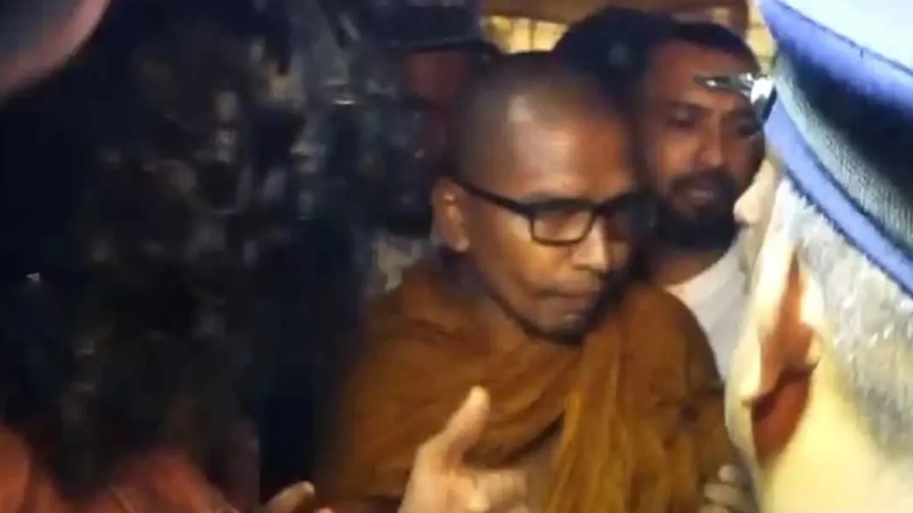 පූජ්‍ය බලංගොඩ කස්සප හිමි රෝහල් ගත කරයි