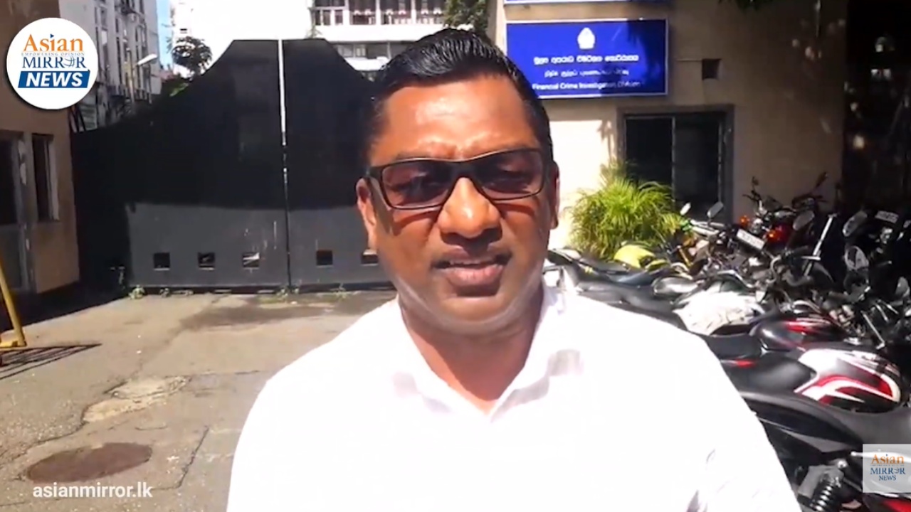 “හිරේ දානවා නම් මරණ දඬුවමදීලා මාව හිරේ දාන්න, හුස්ම යන්තම් හරි ඉතුරු උනොත් හිරේ ඉඳන් හරි ගේම ගහනවා” – තිස්ස කුට්ටිආරච්චි