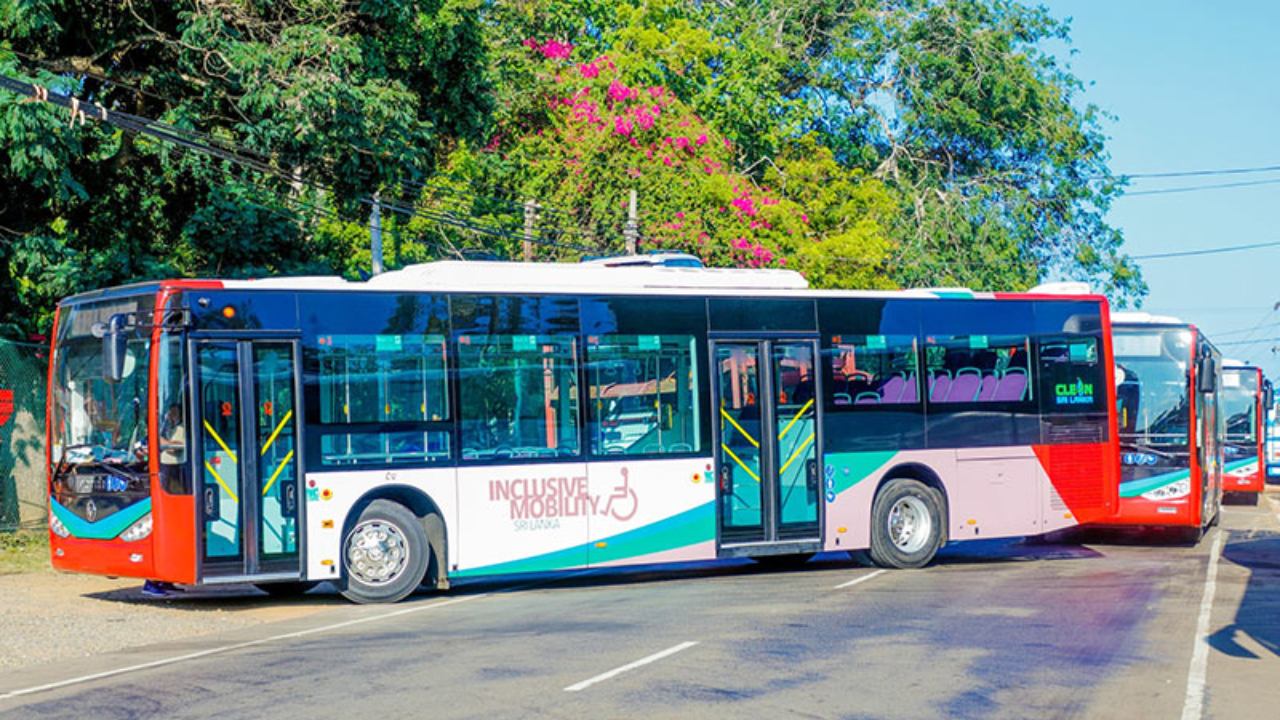 ඔබේ පෞද්ගලික ගමනටත් දැන් මෙට්‍රෝ බස් එකක් බුක් කරන්න පුළුවන්