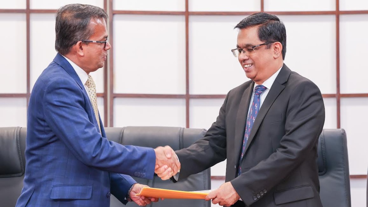 අලි ඇතුන් දුම්රියේ ගැටීම වැළැක්වීමට නවීන විසඳුමක් ලබාදිමේ ව්‍යාපෘතියකටමහජන බැංකුව මූල්‍ය දායකත්වය පිරිනමයි