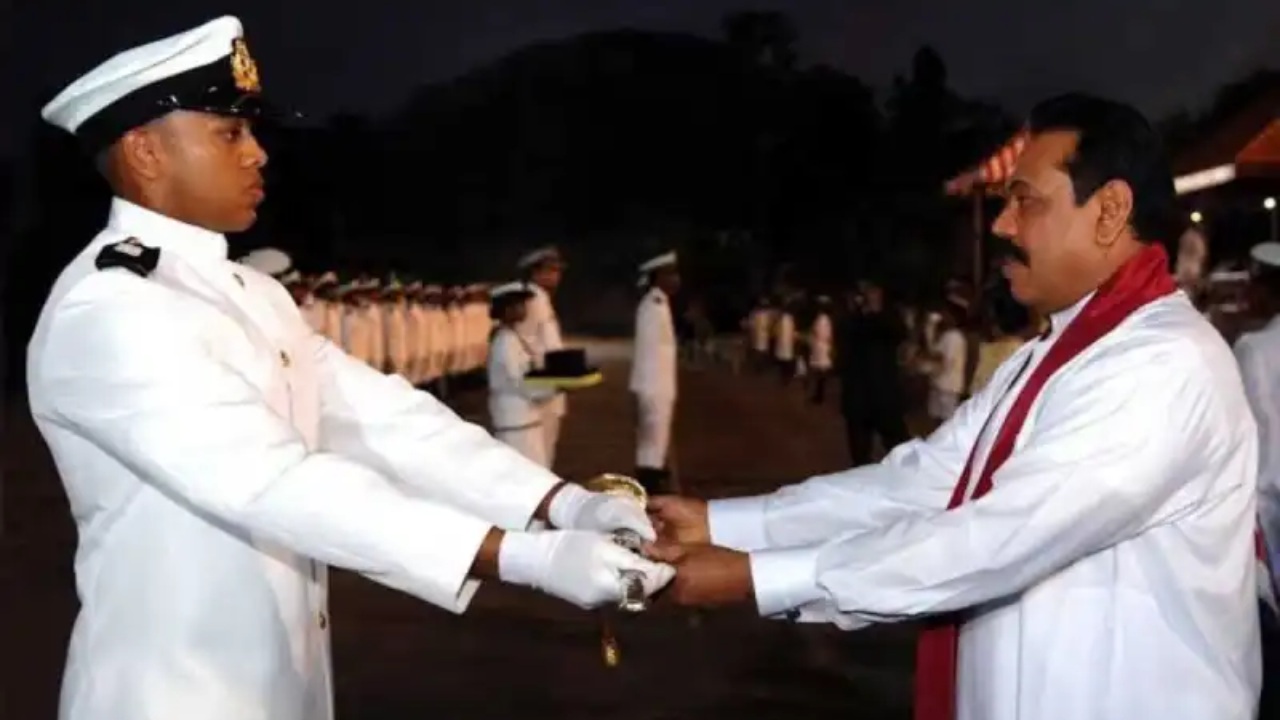 යෝෂිත මිලියන ගණනක නාවික හමුදා වැටුපක් ගත් හැටි හෙළිවෙයි
