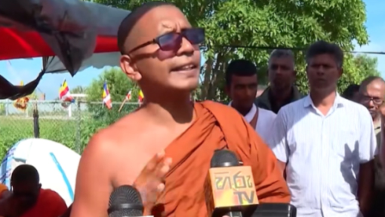 ජනාධිපතිට ඇත්තේ විකල්ප දෙකයි… එක්කෝ ඥානසාර හිමිට පූර්ණ නිදහස දෙනු… නැත්නම් අකුළං ගෙදර යනු…! – බලංගොඩ කස්සප හිමි