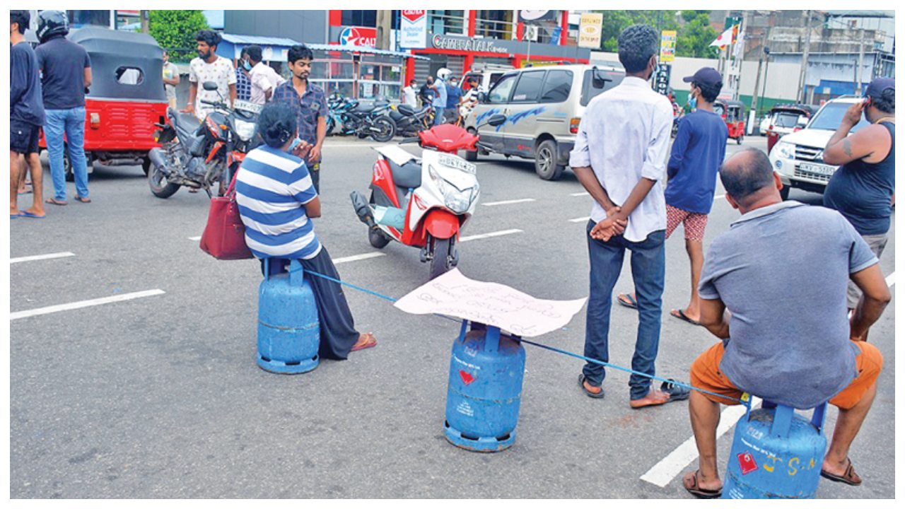 හයිලෙවල් මාර්ගය නාවින්න මංසන්ධියෙන් අවහිර වෙයි