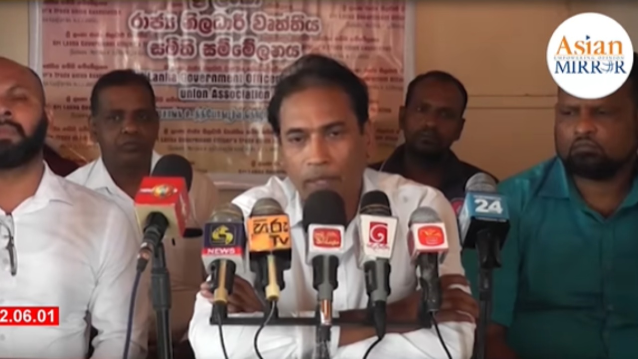 ඉන්දීය ආධාර බෙදන්න තොණ්ඩමන් බලපෑම් කරලා – ග්‍රාම නිලධාරීන්ගෙන් බරපතල චෝදනාවක්