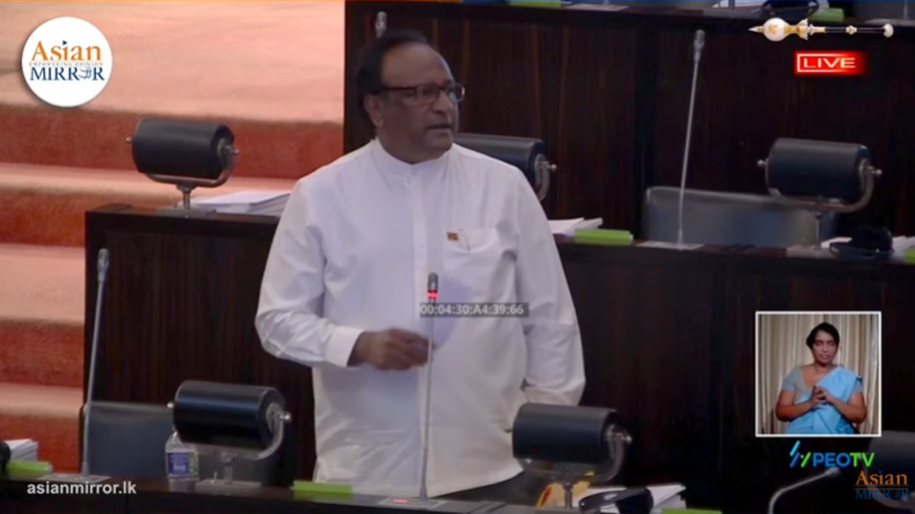 සිංහල ජනතාවට උතුරේ පදිංචි වෙන්න දෙන්න – සරත් වීරසේකරගෙන් ඉල්ලීමක්