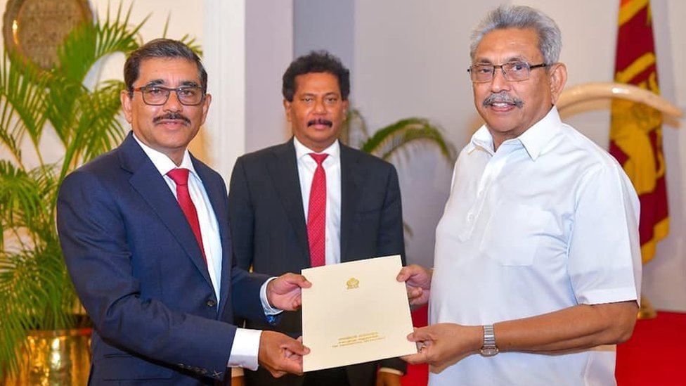 මහ බැංකු අධිපති ඉවත් කිරීමේ වෑයමක්? ධූර කාලය දීර්ඝ කරන්න අගමැතිගේ නිර්දේශය තවම නෑ