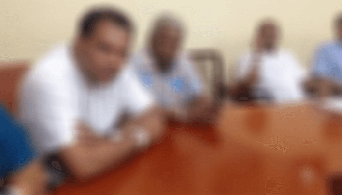 ආණ්ඩු පෙරළියට අලුත් සන්ධානයක්! රහස් සාකච්ඡා ඇරඹෙයි! ප්‍රබලයින් පිරිසක් කොළඹ ප්‍රධාන පන්සලක සාකච්ඡාවක