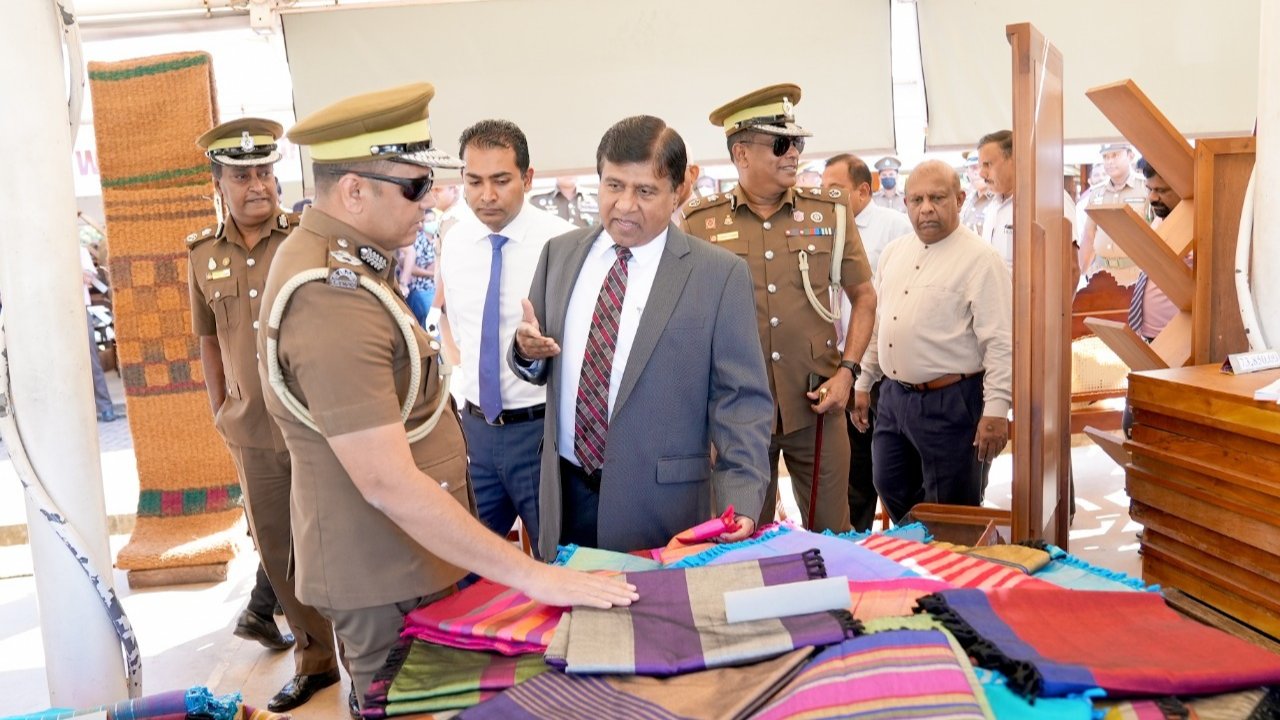 මත්ද්‍රව්‍යවලට දේශපාලඥයින් හවුල් – පොලීසිය ළඟ තියාගෙන අධිකරණ ඇමැති කිව්ව කතාව