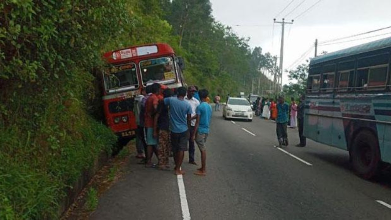 මගීන් 60කගේ ජීවිත බේරාගත් ලංගම බස් රියදුරුගේ වීර ක්‍රියාව