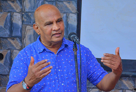 රෙජිනෝල්ඩ් කුරේ අභාවප්‍රාප්ත වෙයි