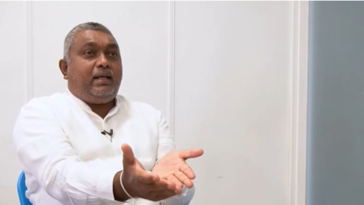 බිත්තර සංගමයේ ලොක්කා වෙළඳ ඇමැතිගේ මස්සිනා