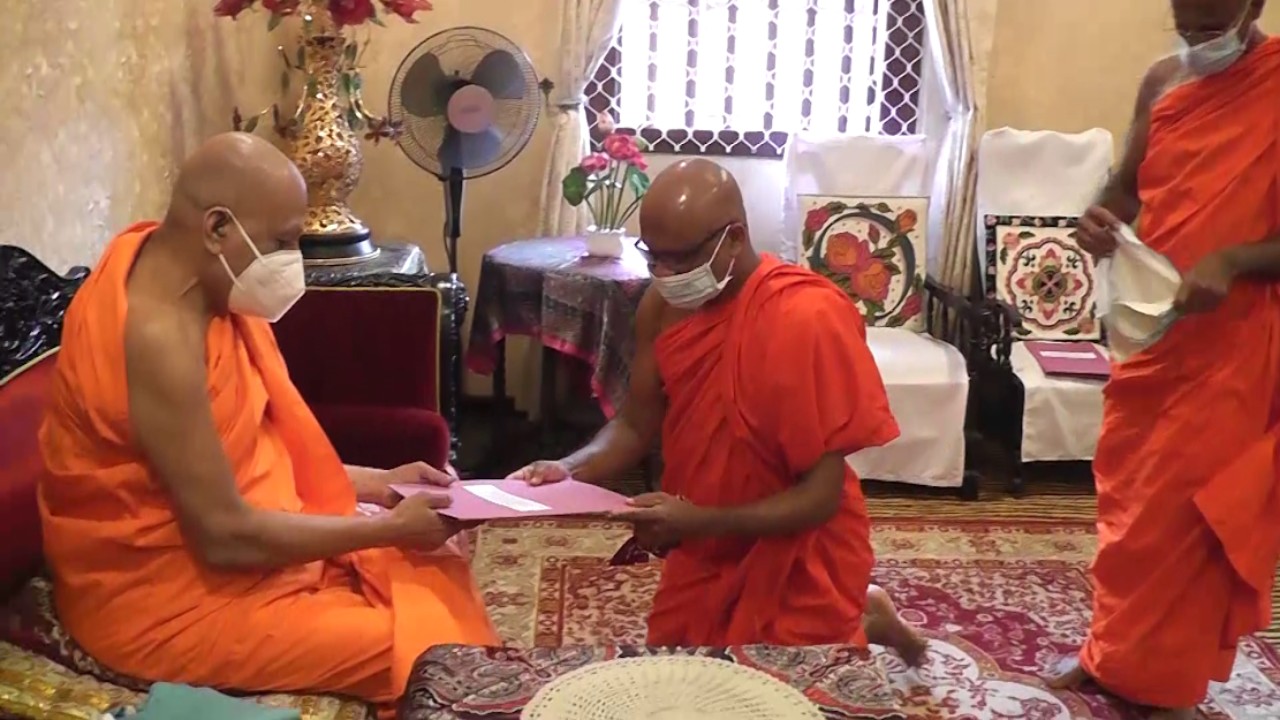 “මැතිවරණය කල් දැමීමට එරෙහිව සංඝ ආඥාවක් නිකුත් කරන්න” – ජාතික භික්ෂු පෙරමුණ මහ නාහිමිවරුන්ගෙන් ඉල්ලයි
