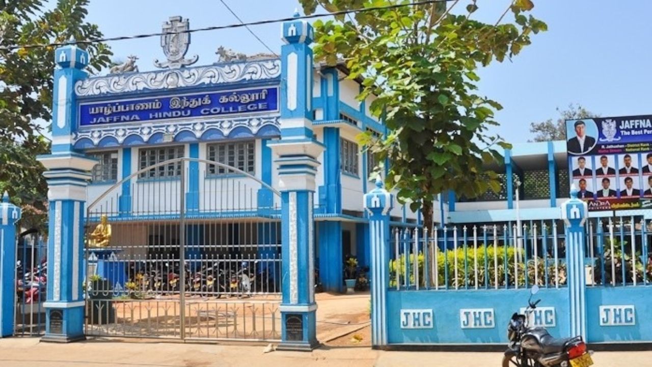 සියදිවි නසා ගන්න 3 වැනි තට්ටුවෙන් බිමට පැන්න සිසුවාගේ දිවි බේරුණ හැටි