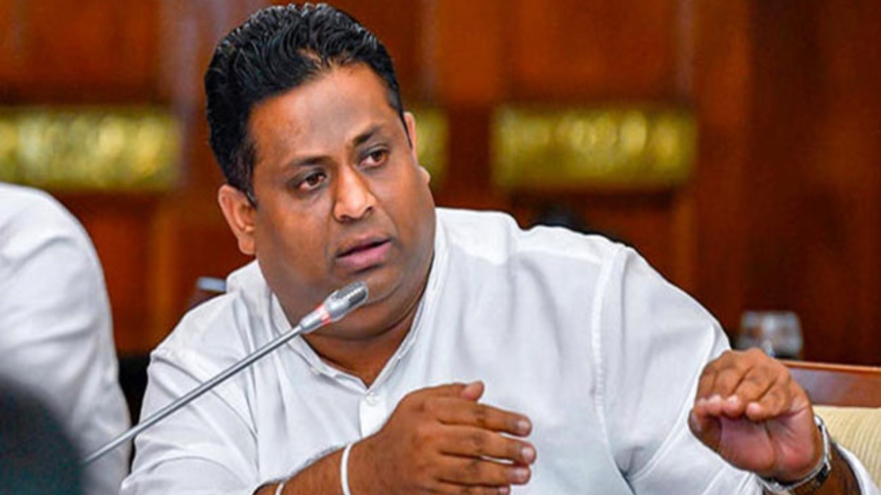 චීන ජාතිකයා රට ඇතුළට ගන්න ලිපියක් දුන් බව අරුන්දික පිලි ගනී