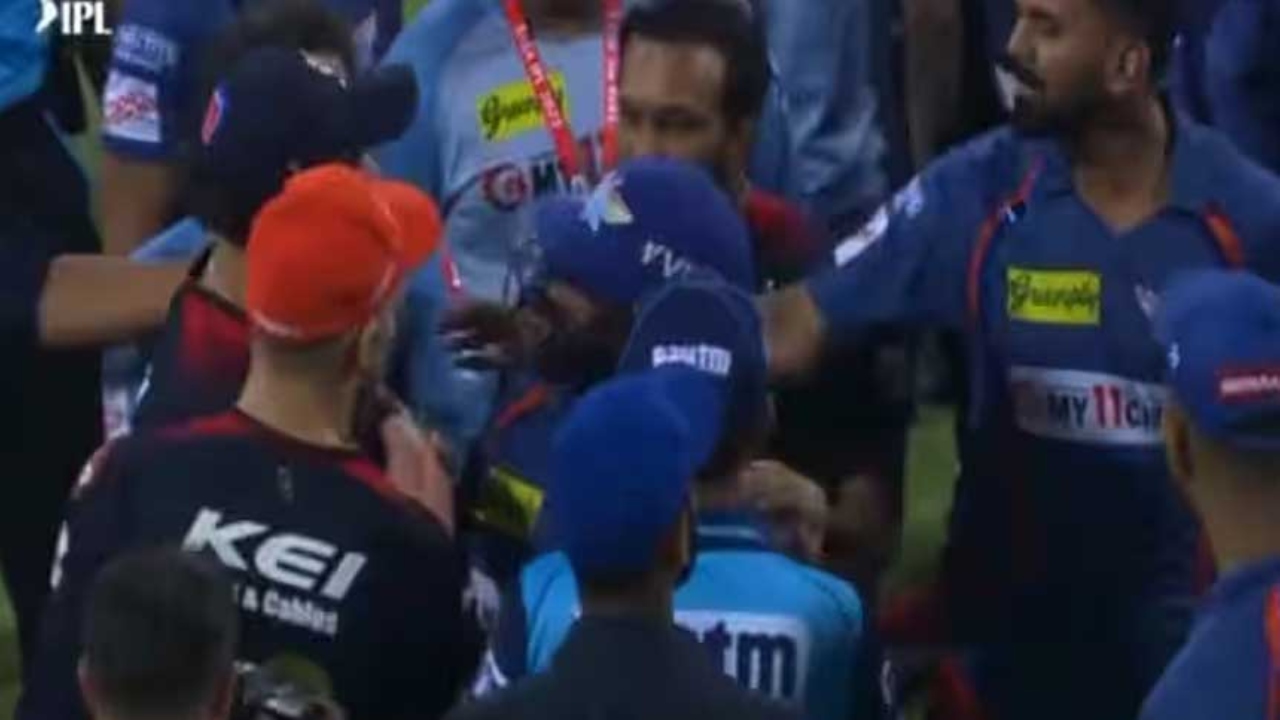 IPL තරගයක් අතරතුර සුපිරි ක්‍රීඩකයින්ගේ වලියෙන් පිටිය රත්වෙයි