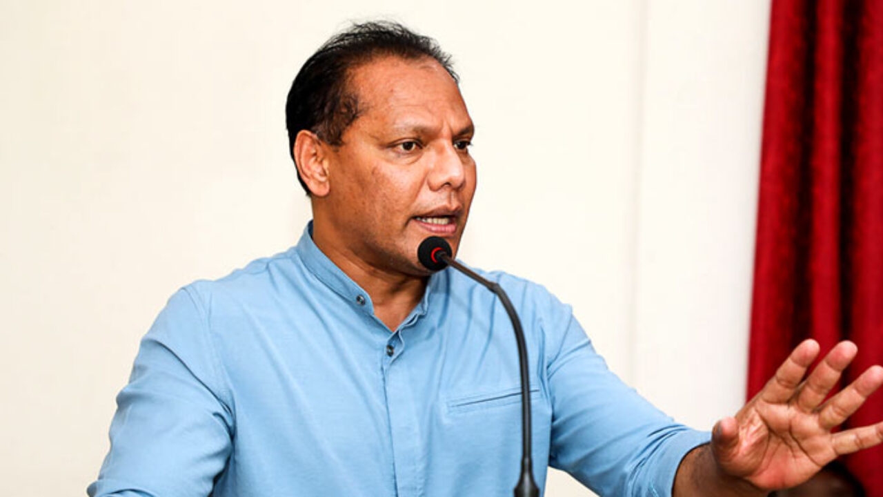 “පිටු 8ට මම පිටු 30ක පොතක් ලියන්නම්” – දයාසිරිගෙන් දුමින්දට පිළිතුරු