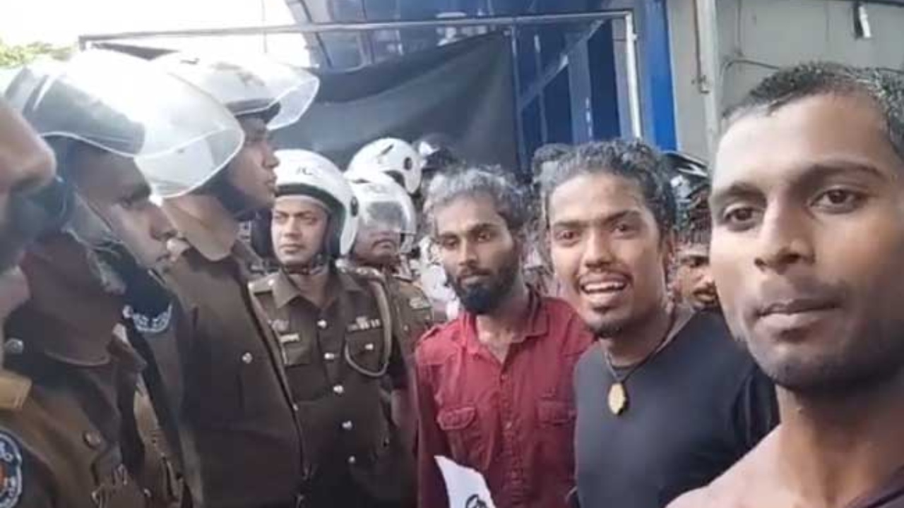 අන්තරේට කොළඹදී පොලීසියෙන් ජල ප්‍රහාර