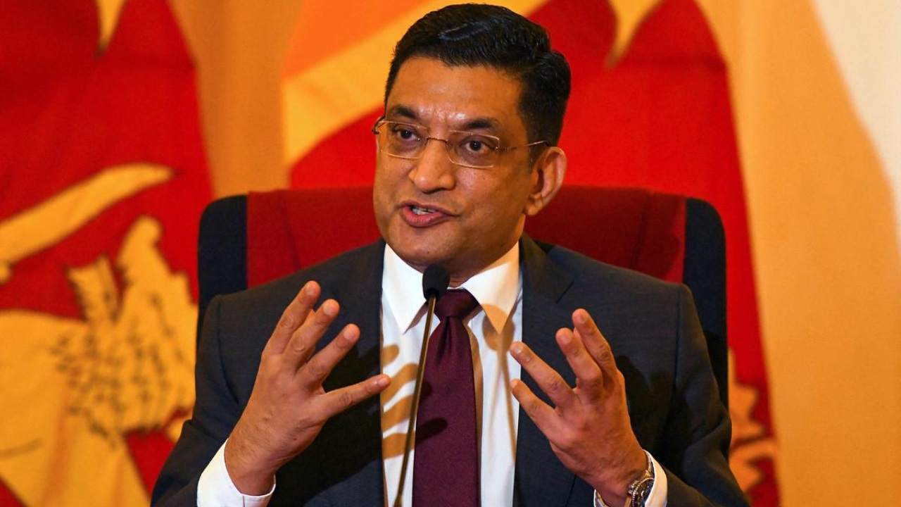 “තවත් එක්කෙනෙක්ට ෆේල් වීමක් රටට දරාගන්න බෑ” – ජනපතිවරුන් දෙදෙනෙක් එක්ක වැඩ කළ අලි සබ්‍රි කියයි