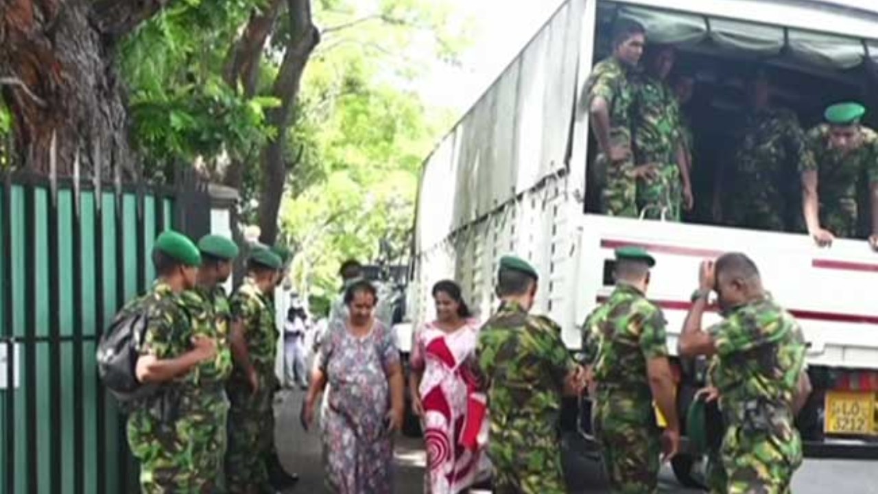 රට පුරාම ආරක්ෂාව තර කරයි.!